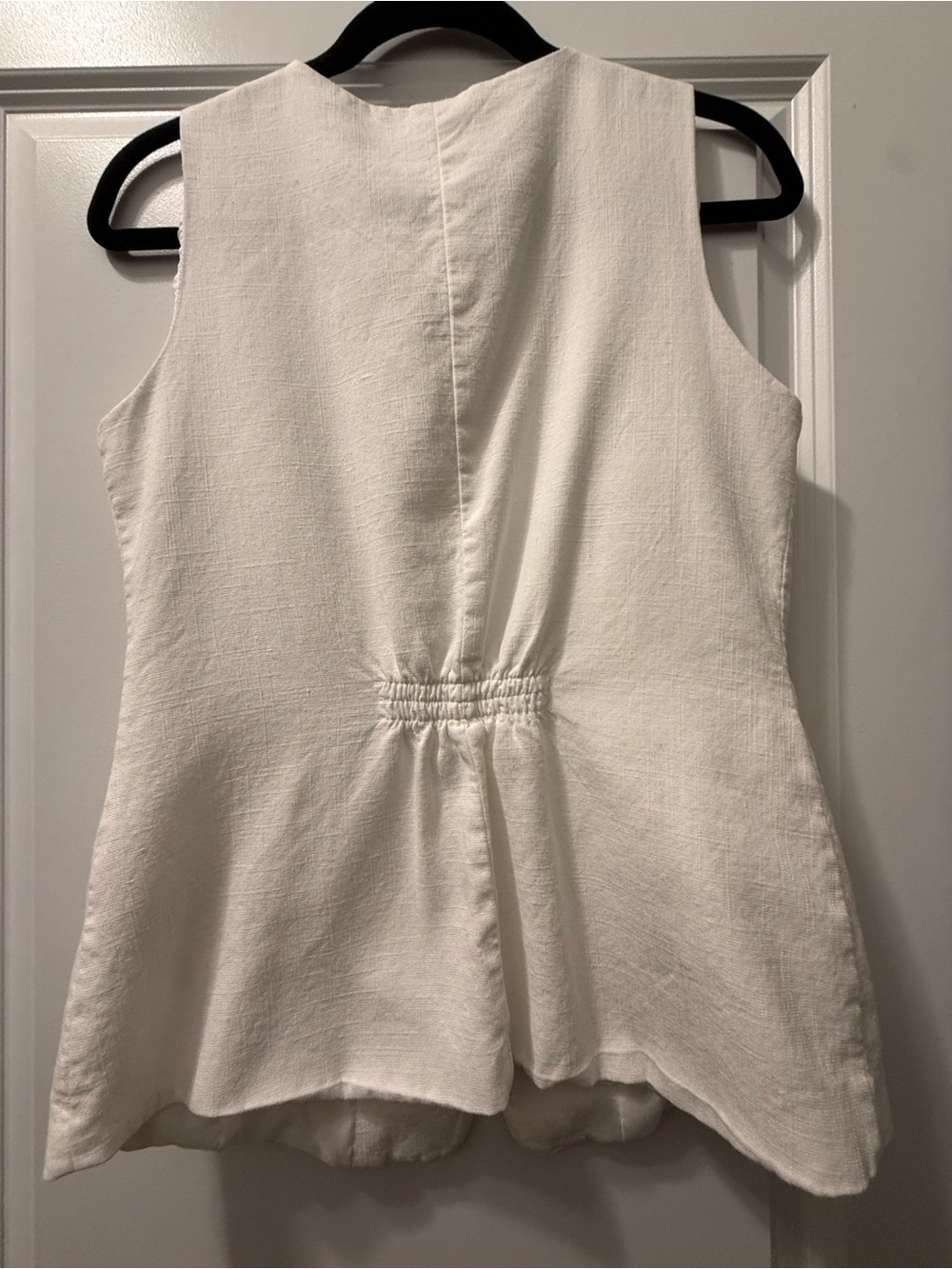 Tahari ASL Cream Sleeveless Button Front Shell with Gold Buttons - Picture 2 of 3